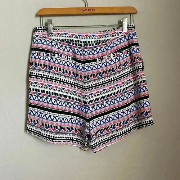 Hinge Aztec Print Shorts Size 4 - Picture 4 of 7